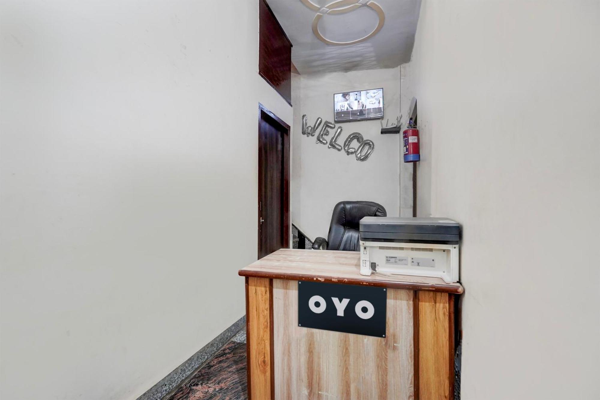 Oyo Hotel Maharaja Palace Мирут Екстериор снимка