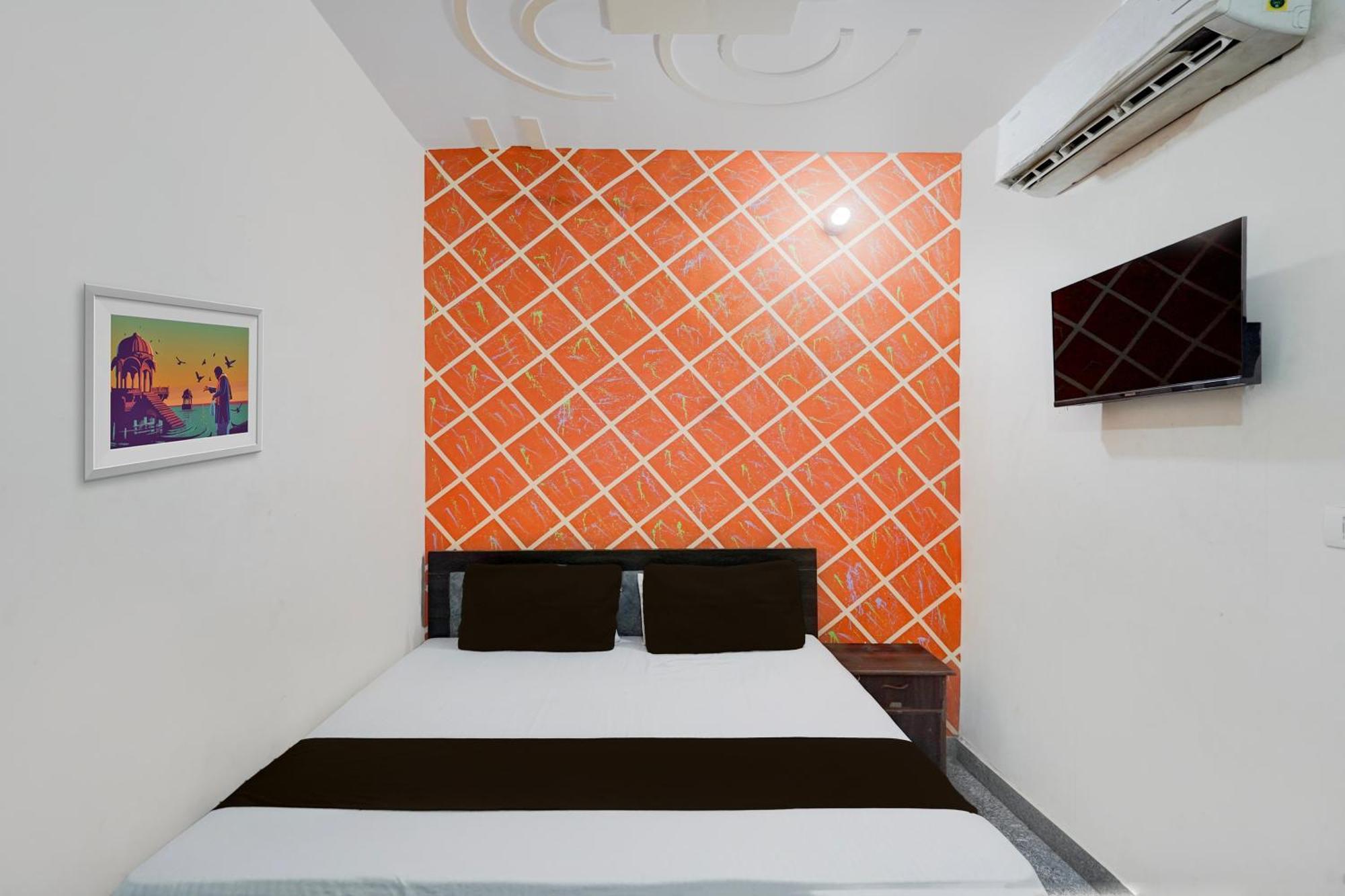 Oyo Hotel Maharaja Palace Мирут Екстериор снимка