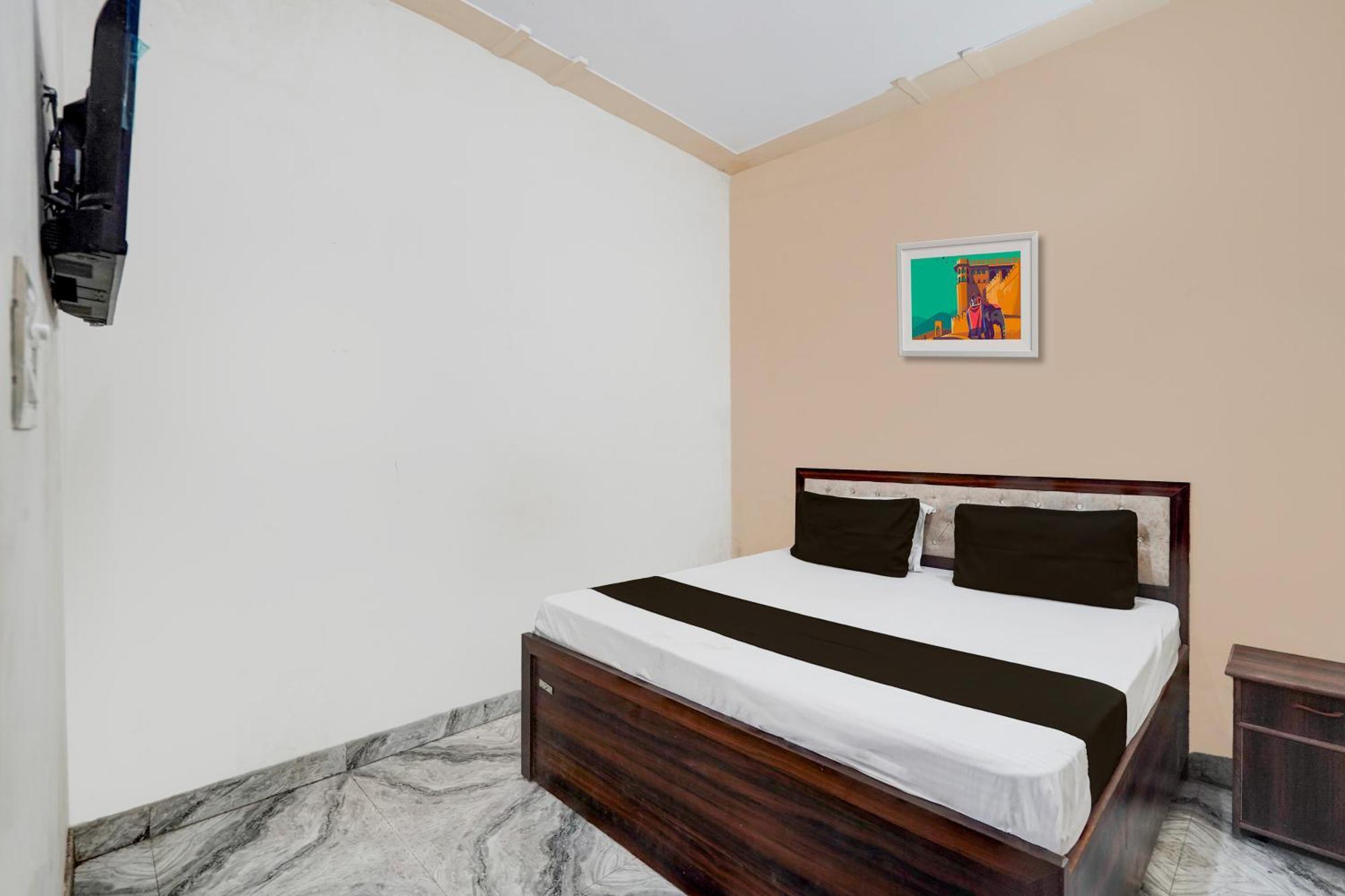 Oyo Hotel Maharaja Palace Мирут Екстериор снимка