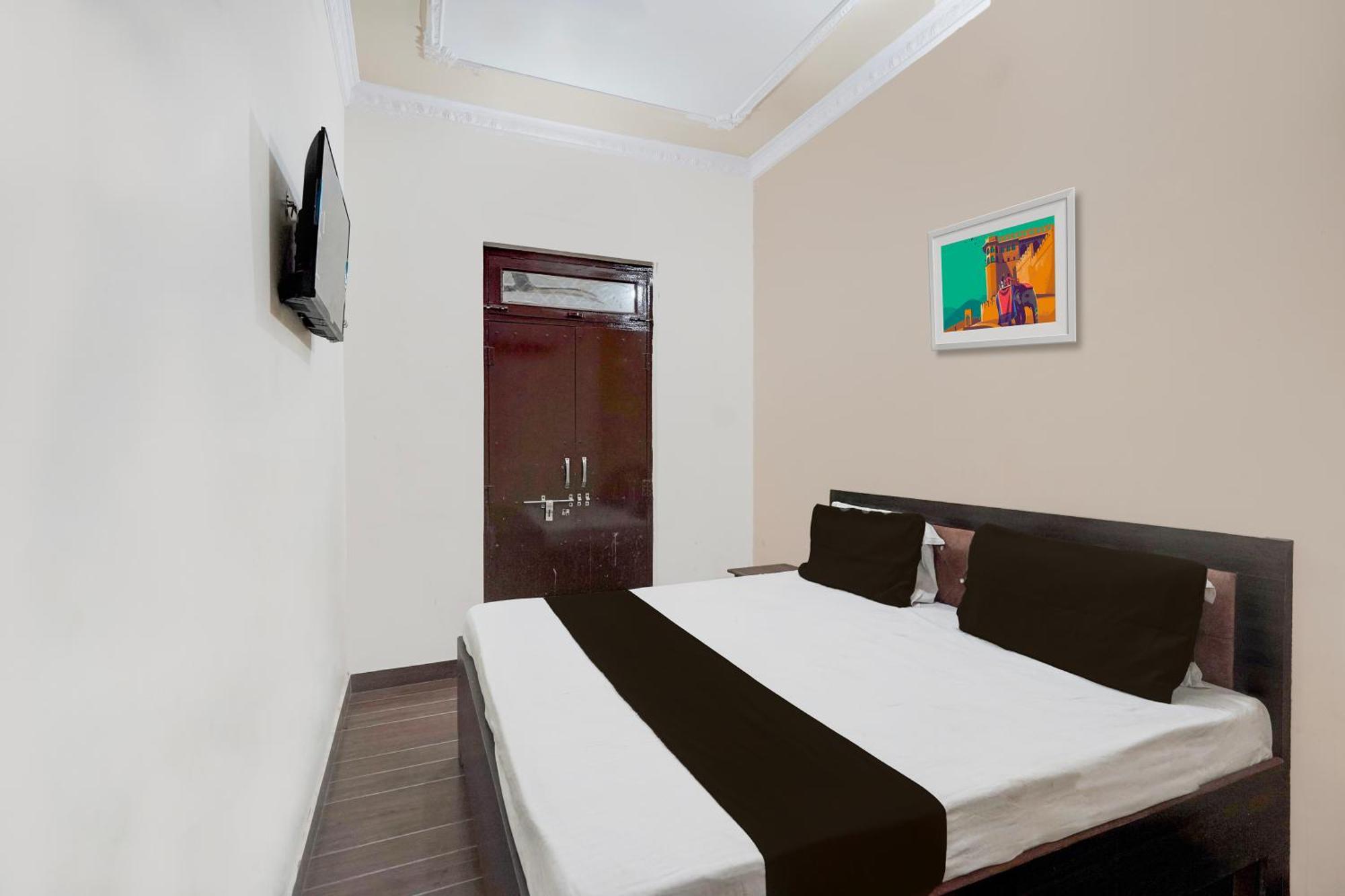 Oyo Hotel Maharaja Palace Мирут Екстериор снимка